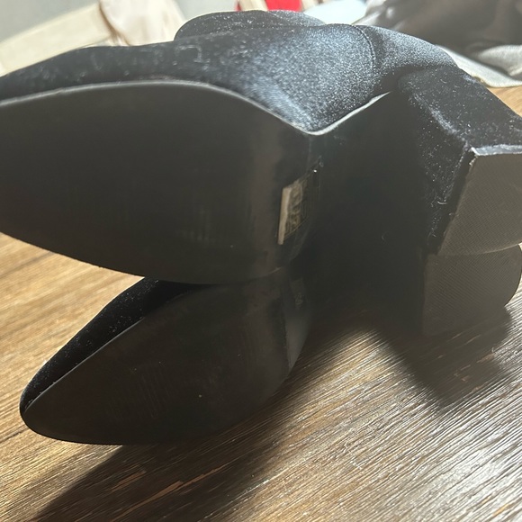 Like new Yoki Niya black ankle boots size 8.5 - Picture 8 of 10